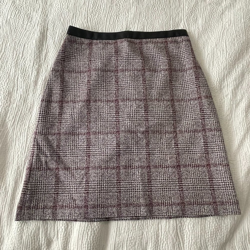 Ann Taylor Faux Leather Trim Gray Red Plaid Skirt